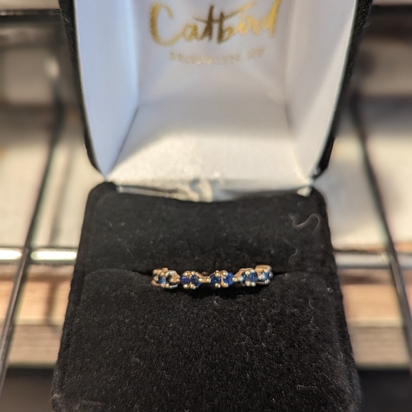 Gradient sapphire wedding ring - Picture 3 of 4